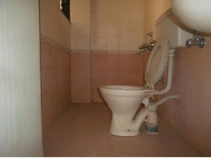 Bathroom in 1 BHK Apartment at Ashok Nagar Complex Ashok Nagar, Ashok Nagar – for Sale