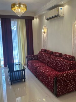 4 BHK + Servant Room,Study Room,Extra Room Apartment For Sale in Mission Quarters