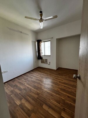 Room in 2.5 BHK Apartment at Lodha Palava River View, Dombivli East – for Rent