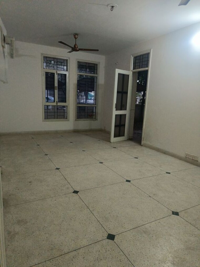 Room, unitech-south-city-ii 3 Bedroom 1300 Sq.Ft. Builder Floor In Sector 50 Gurgaon 10244944