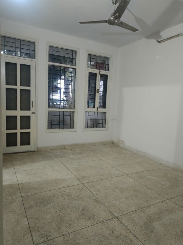 Room, unitech-south-city-ii 3 Bedroom 1300 Sq.Ft. Builder Floor In Sector 50 Gurgaon 10244944