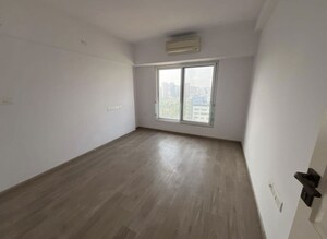 Room in 3 BHK Apartment at Kanakia Paris, Bandra East – for Rent