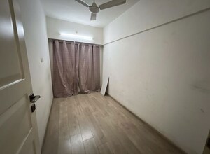 Room in 4 BHK Apartment at Kanakia Paris, Bandra East – for Rent