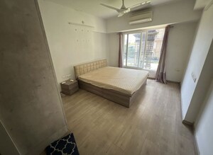 Room in 4 BHK Apartment at Kanakia Paris, Bandra East – for Rent