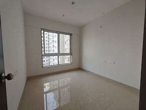 Room in 3 BHK Apartment at Hubtown Rising City, Ghatkopar East – for Rent