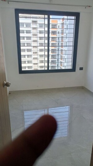 Room in 2 BHK Apartment at Unique Youtopia, Kharadi – for Rent