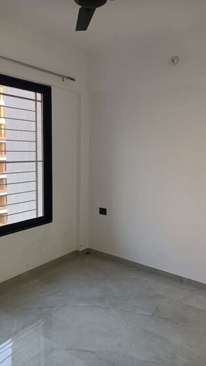 Room in 2 BHK Apartment at Unique Youtopia, Kharadi – for Rent