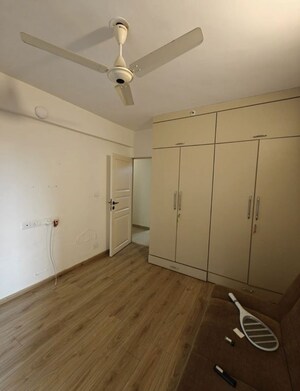 Room in 3 BHK Apartment at Kanakia Paris, Bandra East – for Rent