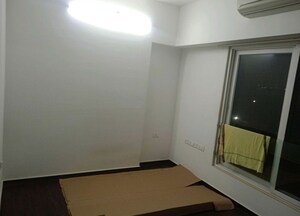 Room in 5 BHK Apartment at Kanakia Paris, Bandra East – for Rent