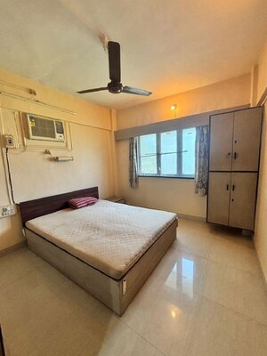 Bedroom in 1 BHK Apartment at Bandra West – for Rent