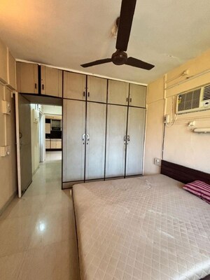 Bedroom in 1 BHK Apartment at Bandra West – for Rent