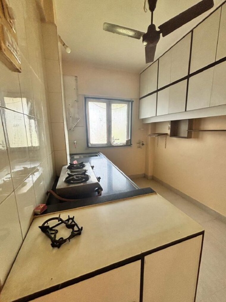 Kitchen, bandra west 1 Bedroom 500 Sq.Ft. Apartment In Bandra West Mumbai 10244989