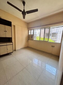 1 BHK + Pooja Room Apartment For Rent in Bandra West