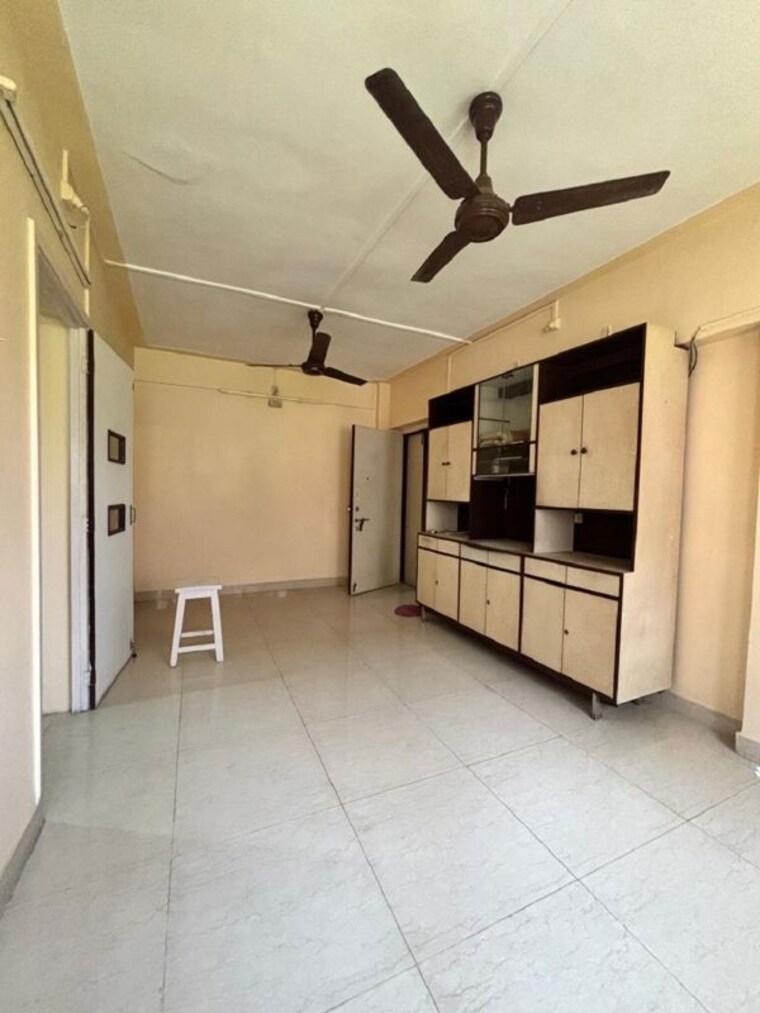 Room, bandra west 1 Bedroom 500 Sq.Ft. Apartment In Bandra West Mumbai 10244989