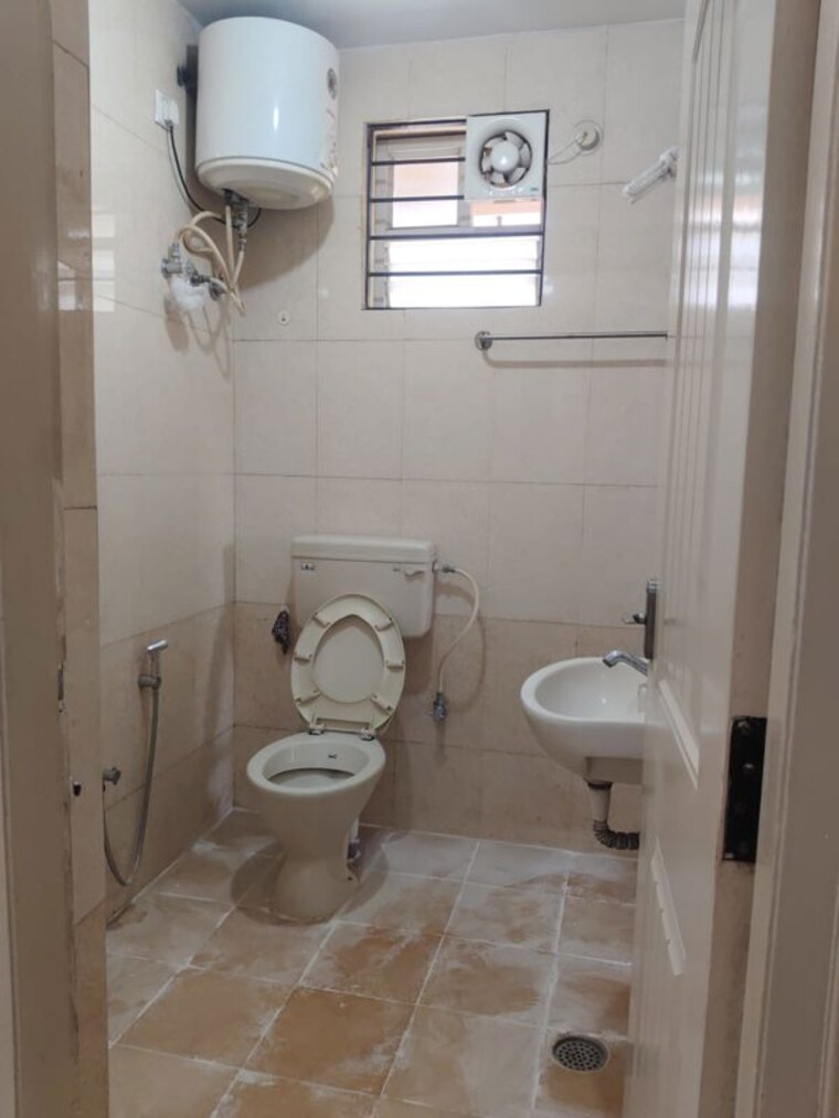 Bathroom, hsr layout 2 Bedroom 1230 Sq.Ft. Builder Floor In Hsr Layout Bangalore 10244976
