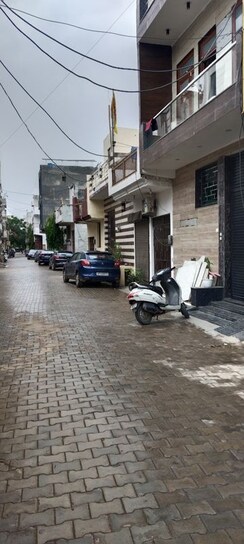 3 BHK + Pooja Room Independent House For Sale in New Friends Colony