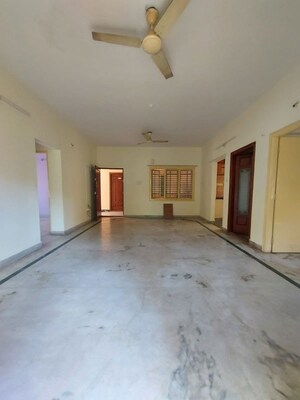 Room in 3 BHK Apartment at Srinivasam Residency, Btm Layout – for Rent