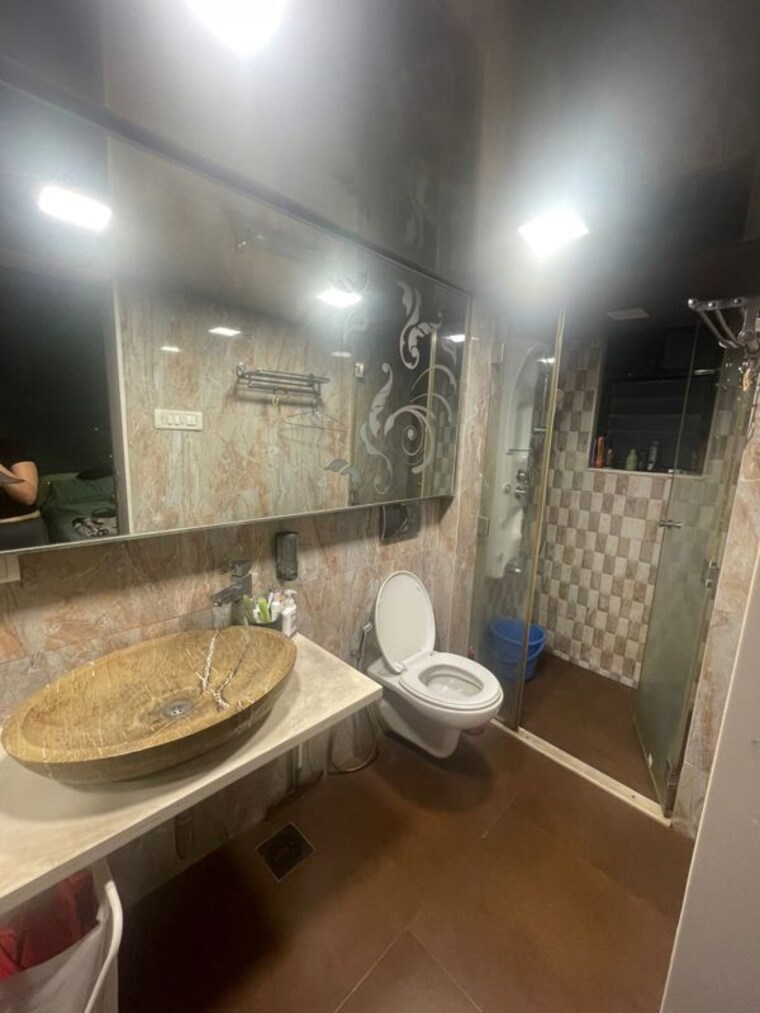 Bathroom, shree-mahavir-darshan 2 Bedroom 900 Sq.Ft. Apartment In Lower Parel Mumbai 10245030