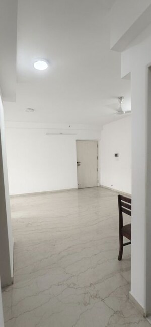 Room in 3 BHK Apartment at Kanakia 351 Icon, Andheri East – for Rent