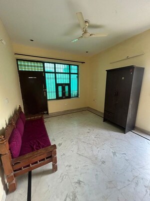 1 RK Independent House For Rent in Sector 21d