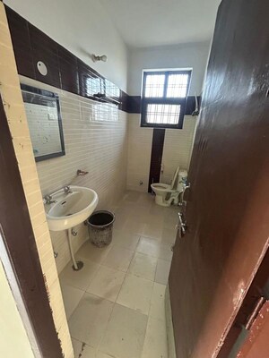 Bathroom in 1 RK Independent House at Sector 21d – for Rent