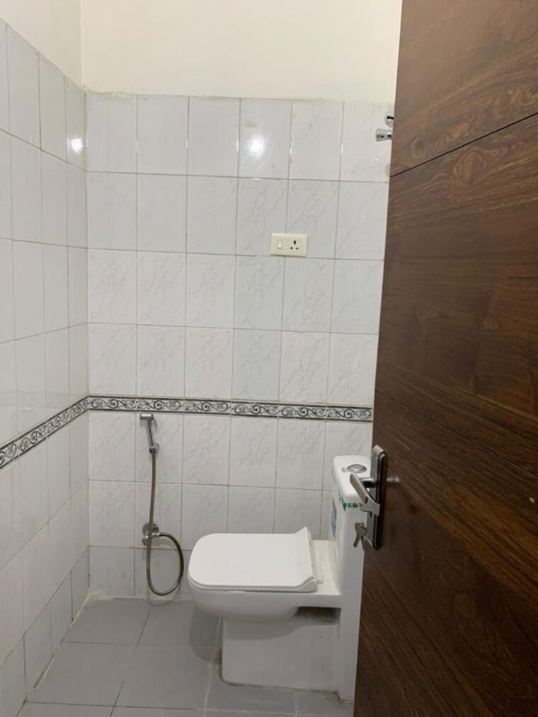 Bathroom, ansal-royale-casa 1 RK 250 Sq.Ft. Builder Floor In Sector 55 Gurgaon 10245047