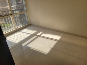 Room in 2.5 BHK Apartment at Ravetkar Sukhniwas, Senapati Bapat Road – for Rent