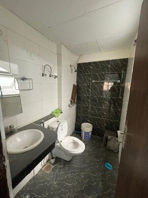 Master Bedroom in 3 BHK Builder Floor at BPTP Parkland Pride, Sector 77 – for Rent