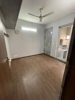 Room in 3 BHK Builder Floor at BPTP Parkland Pride, Sector 77 – for Rent