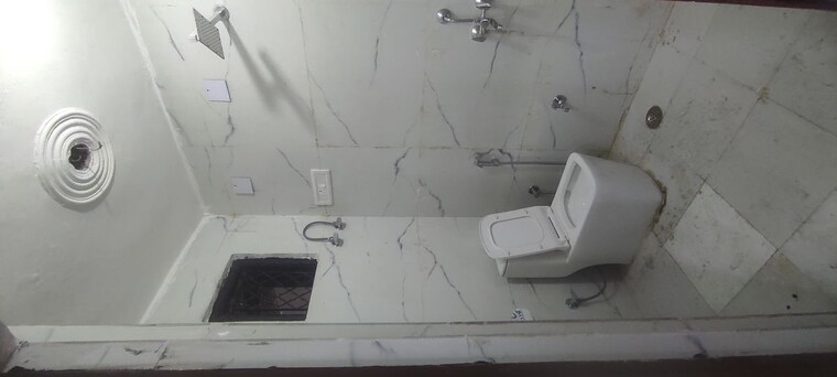 Bathroom, vaishali-media-apartment 2 Bedroom 950 Sq.Ft. Builder Floor In Vaishali Sector 5 Ghaziabad 10245138