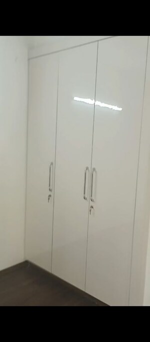 Furnished Amenities in 3 BHK Builder Floor at BPTP Park 81, Sector 81 – for Rent