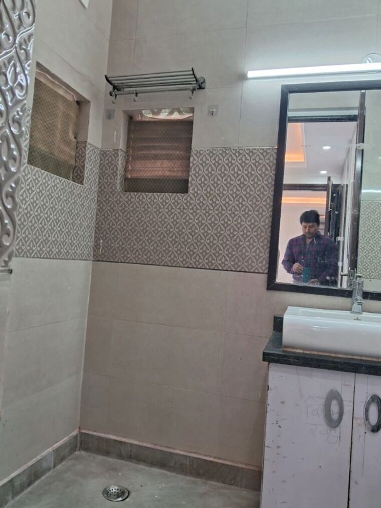 Kitchen, amar colony 2 Bedroom 1000 Sq.Ft. Builder Floor In Amar Colony Delhi 10245149