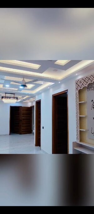 Building Lobby in 3 BHK Builder Floor at Puri Kohinoor, Sector 89 – for Rent