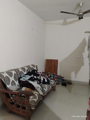 Master Bedroom in 1 BHK Independent House at Gomti Nagar – for Rent