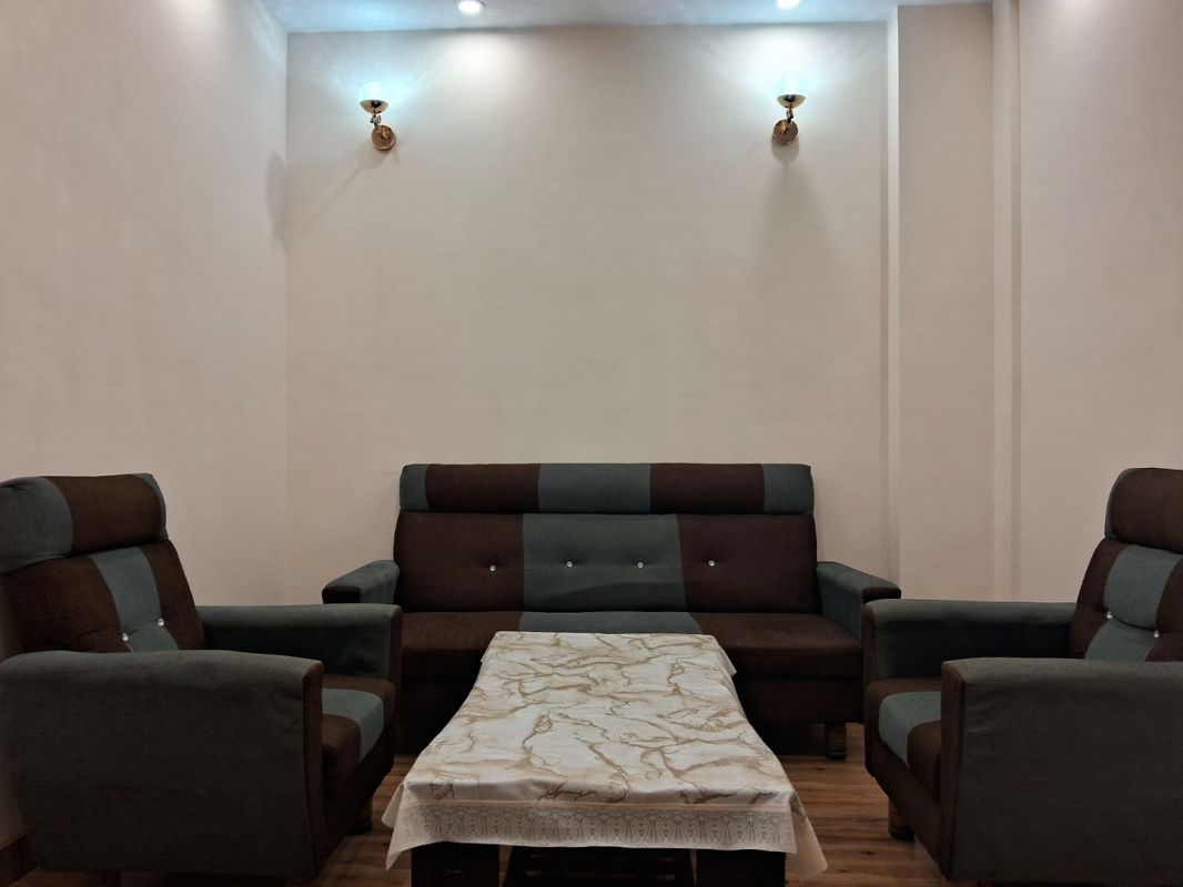 2 BHK Builder Floor For Rent in Dayanand Colony