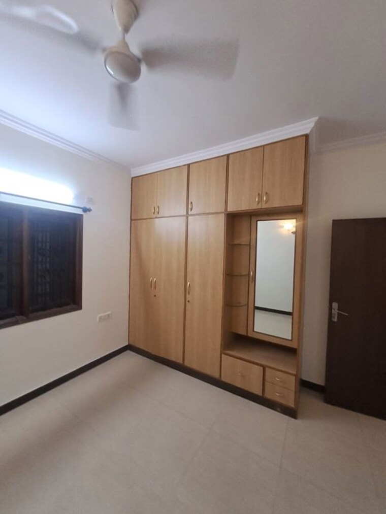 Room, benson town 3 Bedroom 1650 Sq.Ft. Apartment In Benson Town Bangalore 10245192