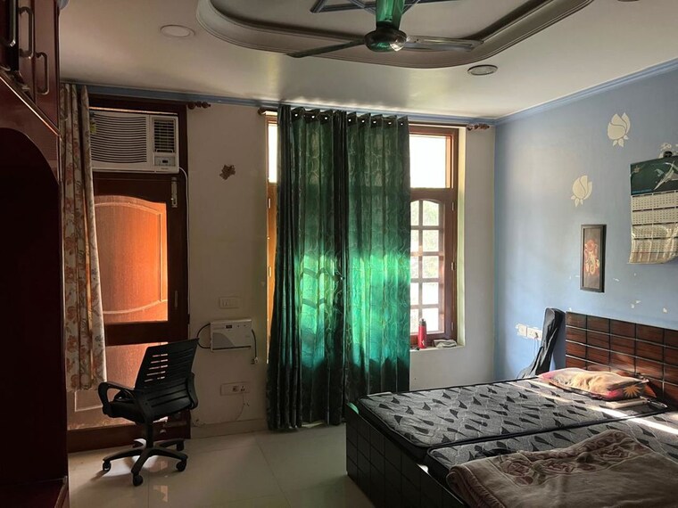 Bedroom, sector 23 3 Bedroom 200 Sq.Ft. Villa In Sector 23 Gurgaon 10245198
