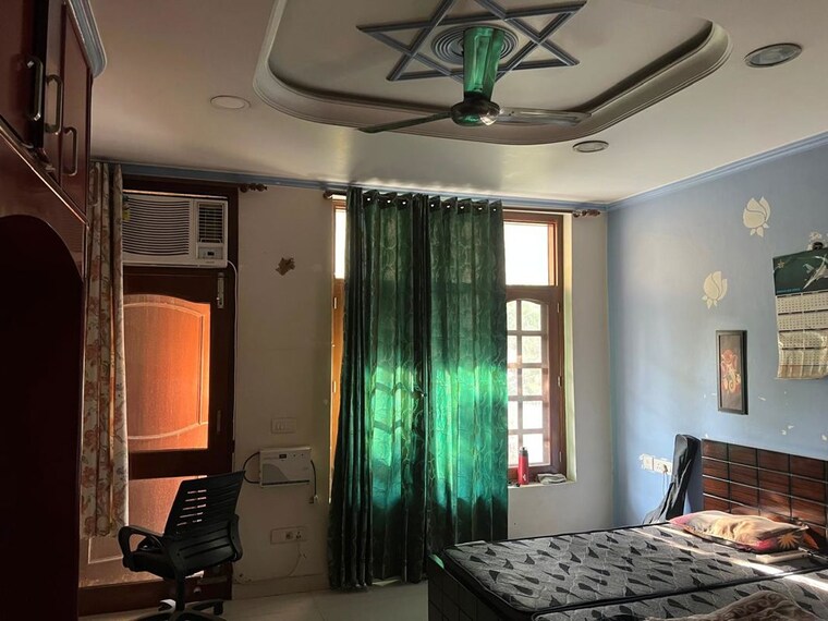 Bedroom, sector 23 3 Bedroom 200 Sq.Ft. Villa In Sector 23 Gurgaon 10245198