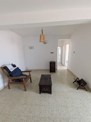 Living Room in 2 BHK Apartment at Benson Town – for Rent