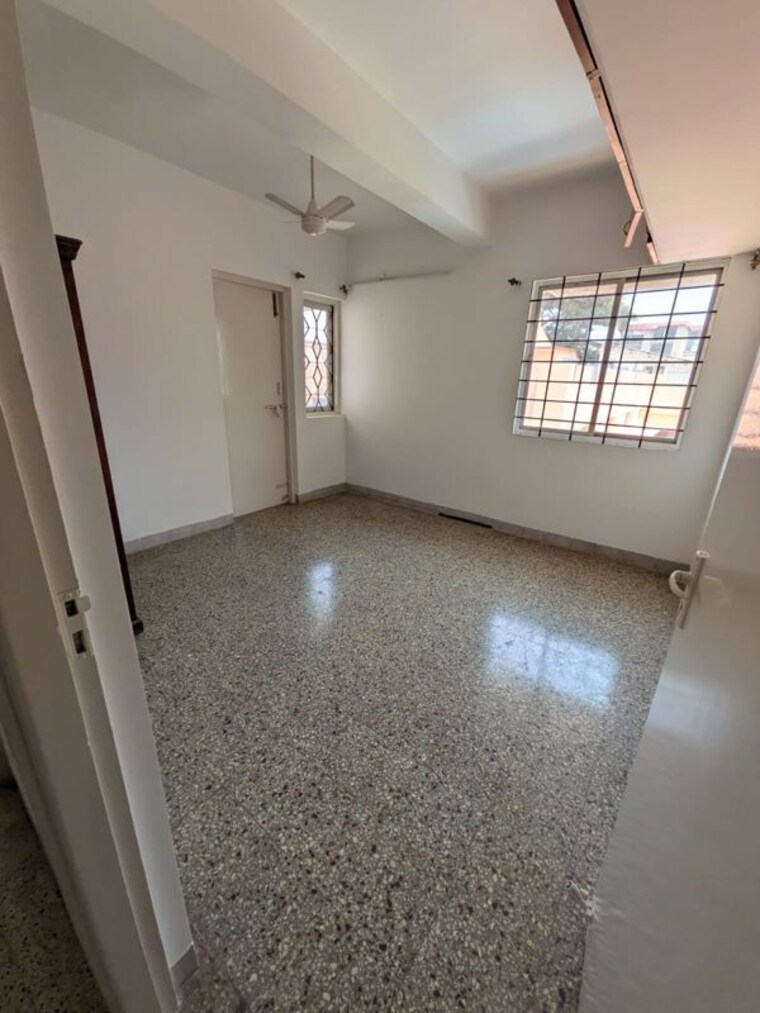 Room, benson town 2 Bedroom 1250 Sq.Ft. Apartment In Benson Town Bangalore 10245201