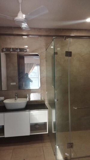 Bathroom in 5 BHK Villa at Sector 33 – for Rent