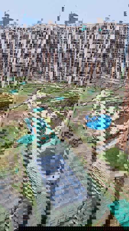 2.5 BHK + Study Room 1417 Sq.Ft. Apartment in Logix Blossom County