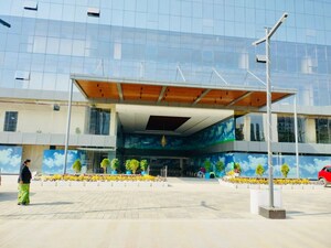  Shop – Exterior View View at MIPL Platinum Mall, Sushant Golf City - for Rent