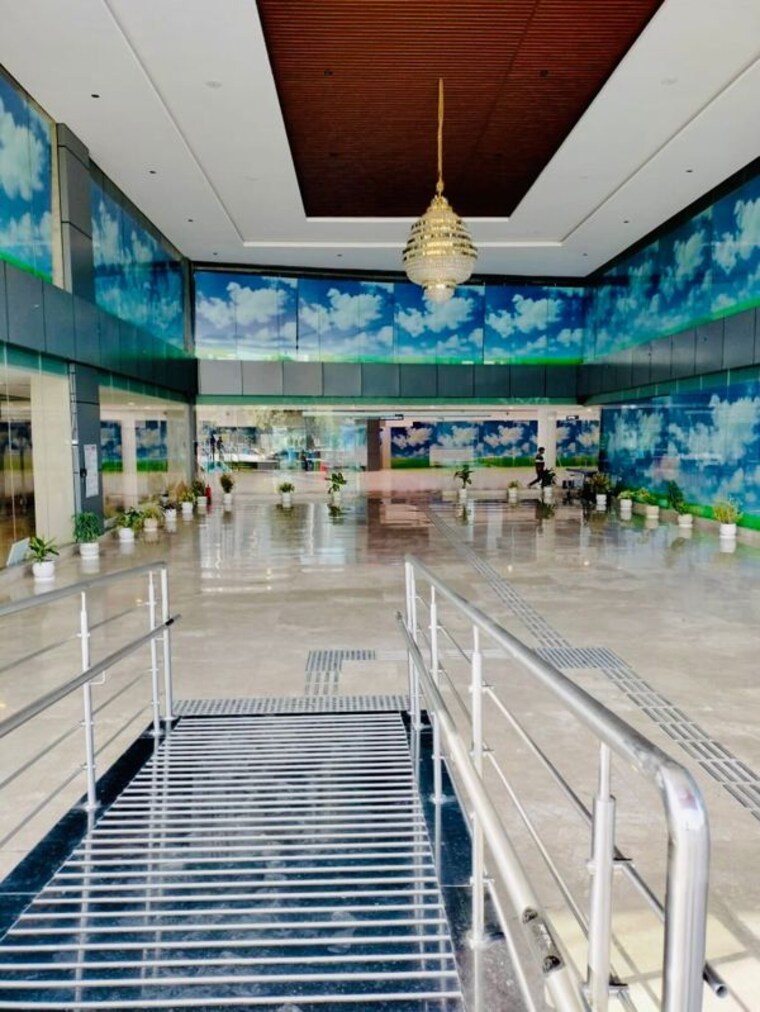 Swimming Pool, mipl-platinum-mall Commercial Shop 500 Sq.Ft. In Sushant Golf City Lucknow 10245523