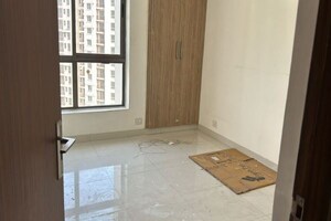 2 BHK Apartment For Rent in Pioneer Park Araya, Sector 61