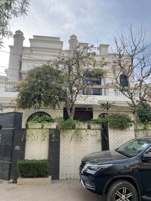 6+ BHK Independent House For Sale in Sector 7