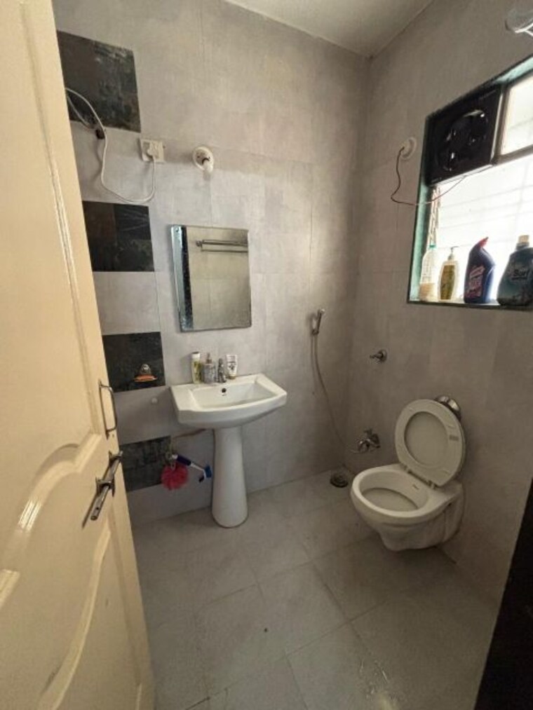 Master Bedroom, cello-mihir-leon-orbit  1250 Sq.Ft. Apartment In Pimple Saudagar Pune 10245701