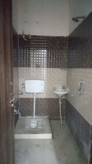 Bathroom in 2.5 BHK Builder Floor at Mohkampur – for Sale