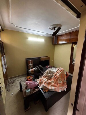 Bedroom in 2 BHK Apartment at Dhawal Giri Apartment, Sector 34 – for Rent