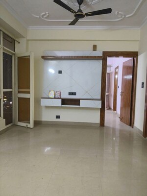 Room in 2 BHK Apartment at Supertech Ecovillage II, Sector 16b Greater Noida – for Rent